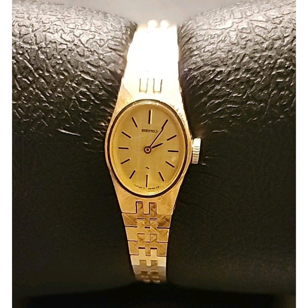 Vintage Ladies Gold Tone Seiko - Manual Wind, Oval Face - Picture 5 of 5